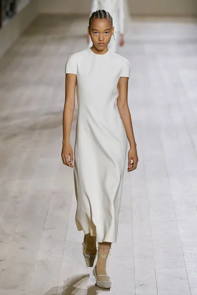 Look 10